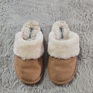 Minnetonka suede furry plush slip on slippers